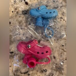 Pink and Blue croc theme straw topper
Brand new, never used. Lot of 2